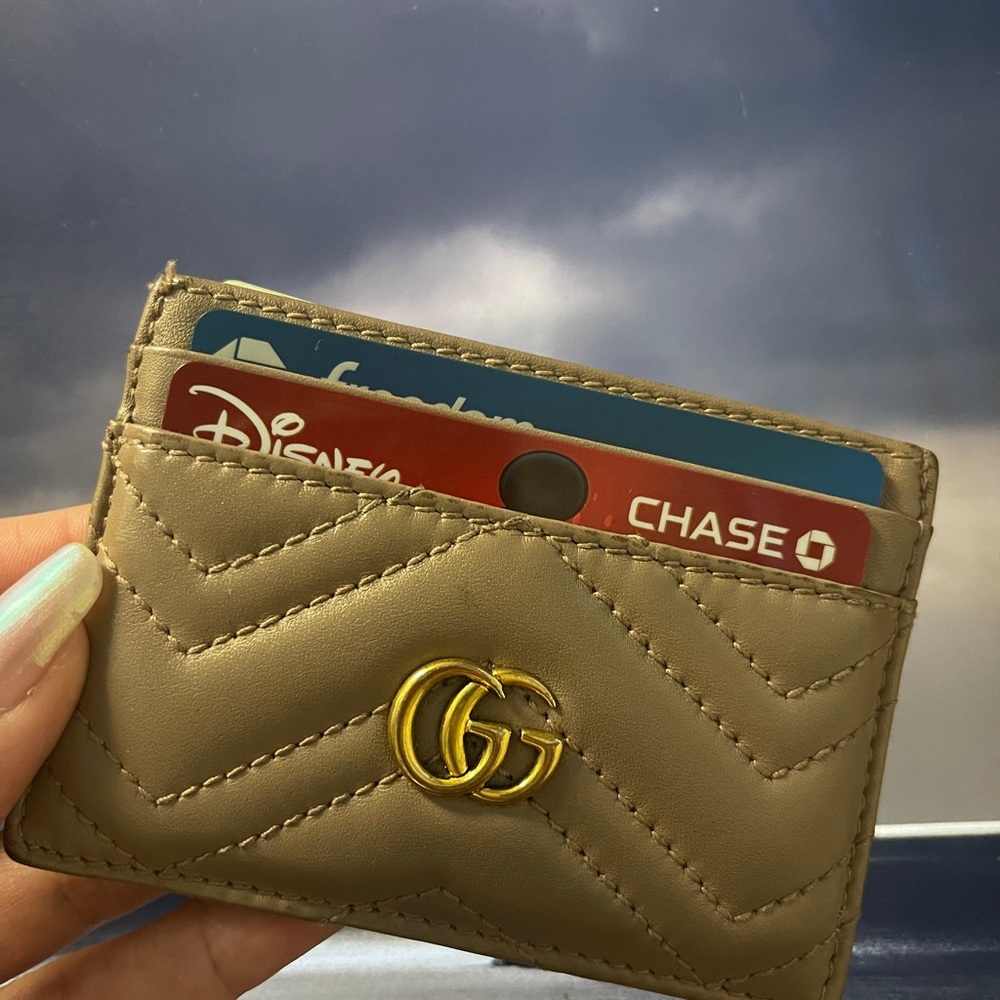 AUTHENTIC GUCCI CARD HOLDER